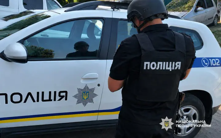 Троє постраждалих через ракетну атаку рф на передмістя Одеси