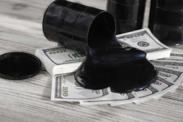 Цены на нефть упали ниже 80 долларов за баррель
