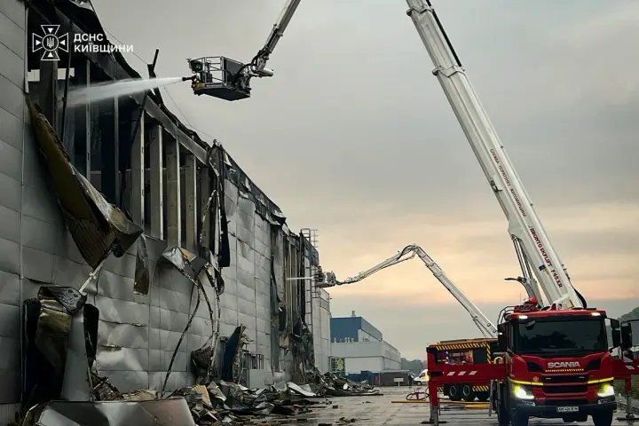 The aftermath of Russia's massive attack is still being dealt with in the Kyiv region — the State Emergency Service showed what is happening at the site now