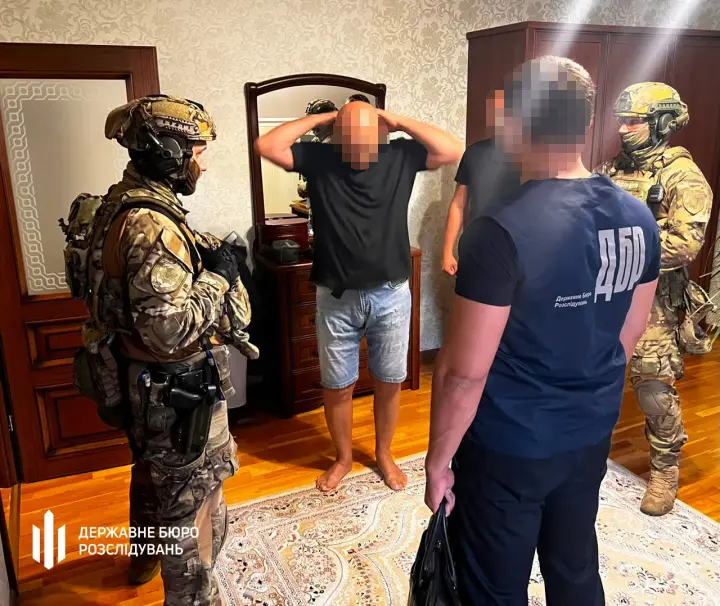A scheme involving 1,500 people who were "written off" from military registration has been exposed in Zakarpattia; the former head of the Mukachevo Territorial Recruitment and Social Support Center is implicated