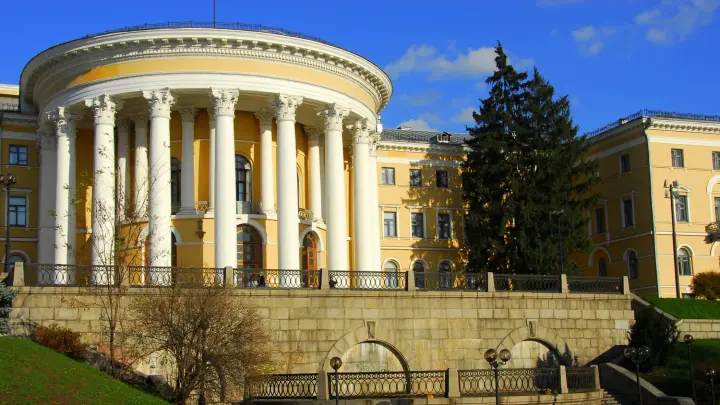 Суд повернув у власність держави Жовтневий палац у Києві