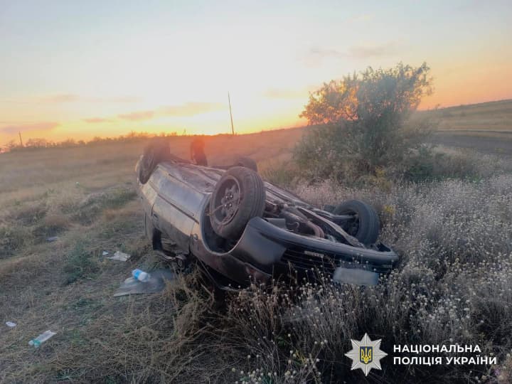 Car carrying children and teenagers overturned in Mykolaiv region, 6 injured