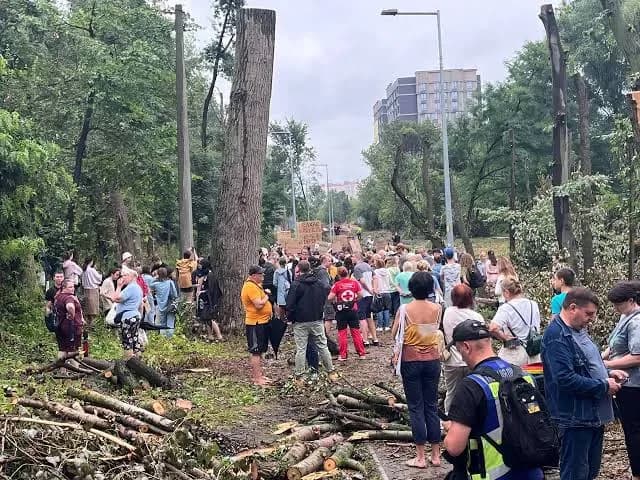 У КМДА заявили, що для будівництва тепломережі на Теремках затверджений лише один проєкт