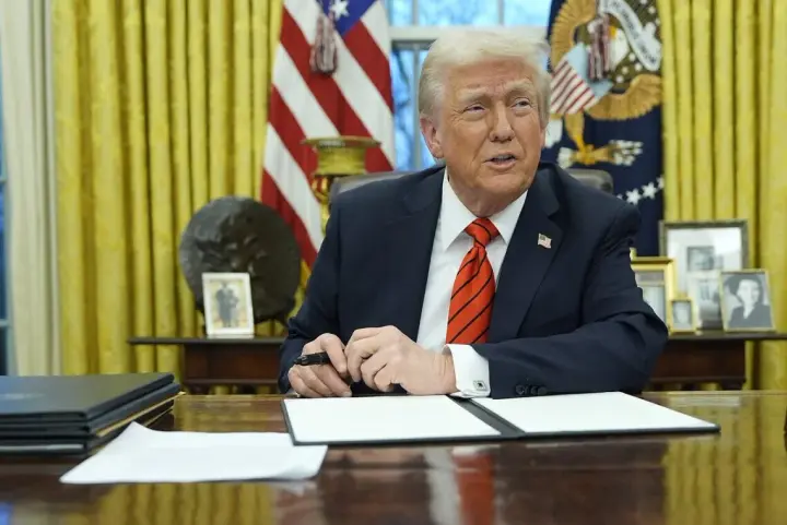 На Трампа подали в суд из-за платного доступа к его постам