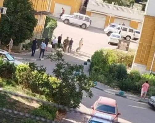 У Севастополі стався вибух: моніторингові канали кажуть про підрив військового