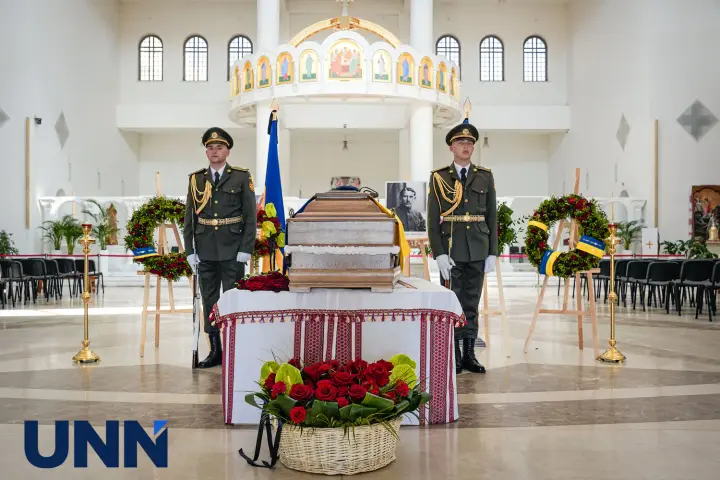 "З поверненням, полковнику!" - у Києві попрощалися з Євгеном Коновальцем