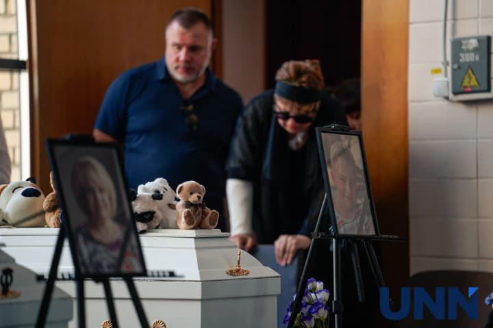 In Kyiv, farewell was held for family killed by Russian strike in Pukhivka
