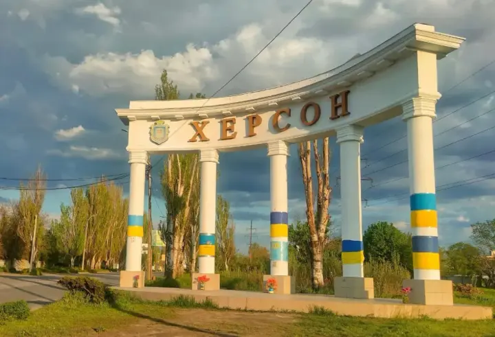 Окупанти вдарили дроном по житловому будинку на Херсонщині, там загинув чоловік