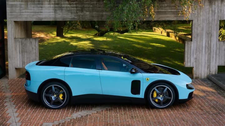 Перший електромобіль Ferrari продали на аукціоні за рекордні $40 мільйонів