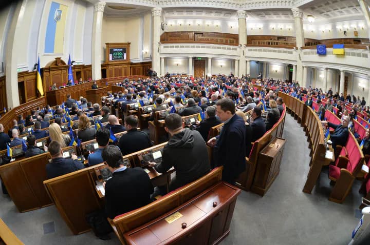 Парламент перервав засідання через повітряну тривогу у Києві