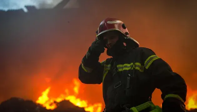 У бізнес-центрі Києва після падіння уламків дрона виявили загиблого та двох постраждалих - мер