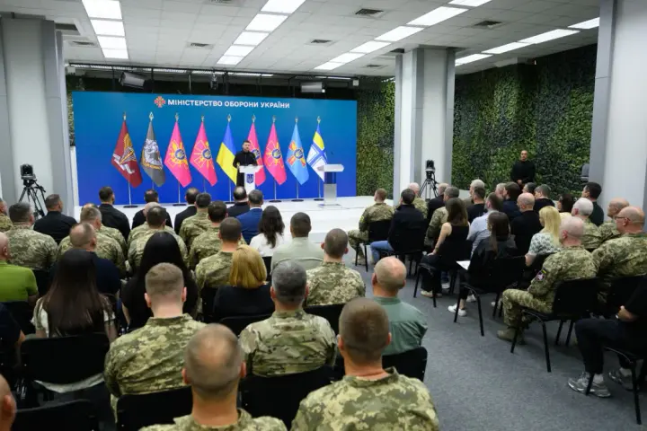 Треба захистити прифронтові регіони і дати відповідь на виклик із російськими керованими бомбами - Зеленський