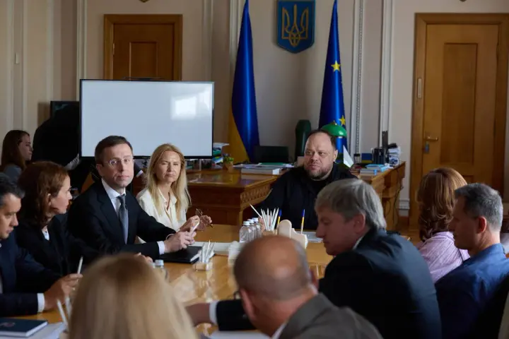 Корецький обговорив із лідерами парламентський фракцій і груп бюджетні виклики на 2026–2027 роки