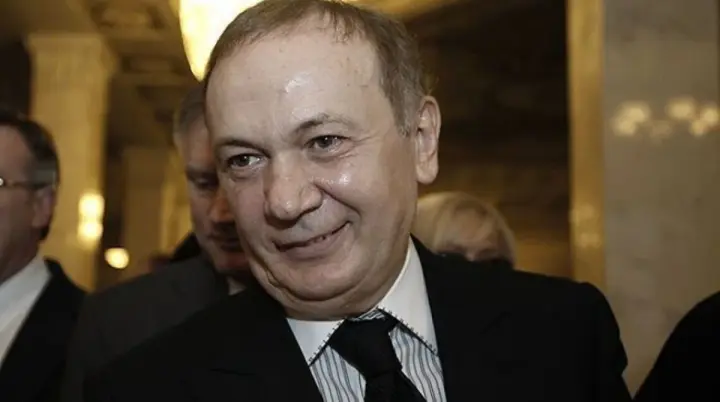 Зеленський запровадив санкції проти екснардепа Іванющенка