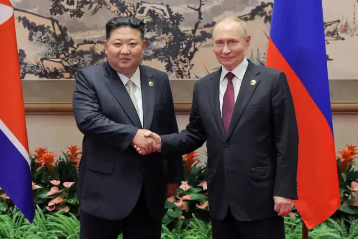 У ГУР заявили, що Північна Корея направила до рф новий військовий контингент, який включає 400 операторів дронів