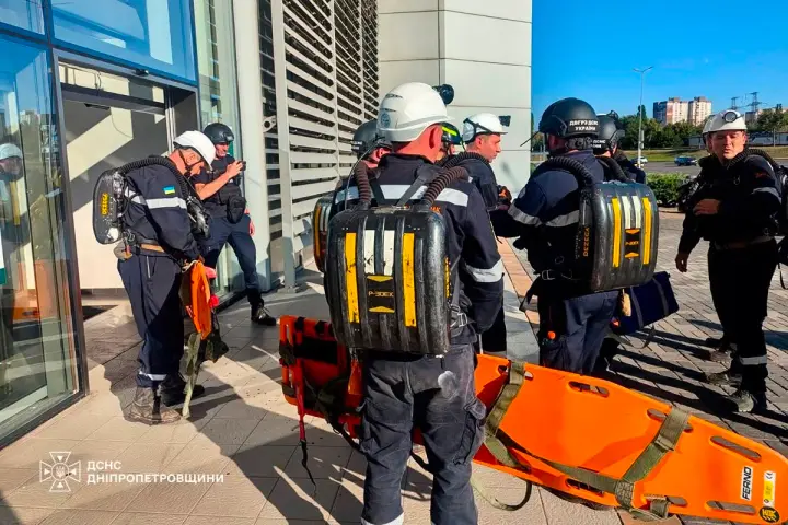 Зеленський назвав удар по ТЦ у Кривому Розі терактом і закликав світ посилити тиск на росію