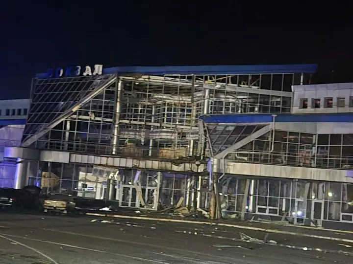 рф вдарила балістикою по залізничному підприємству в Києві - є загиблий
