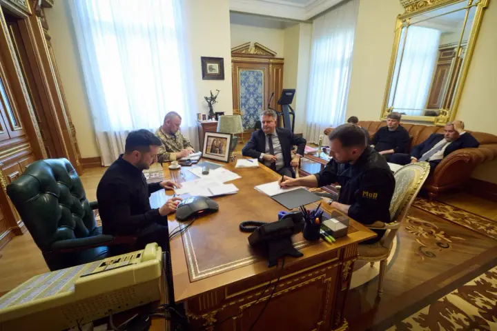 Зеленський і Макрон обговорили ППО, постачання ракет та фінансування оборони України
