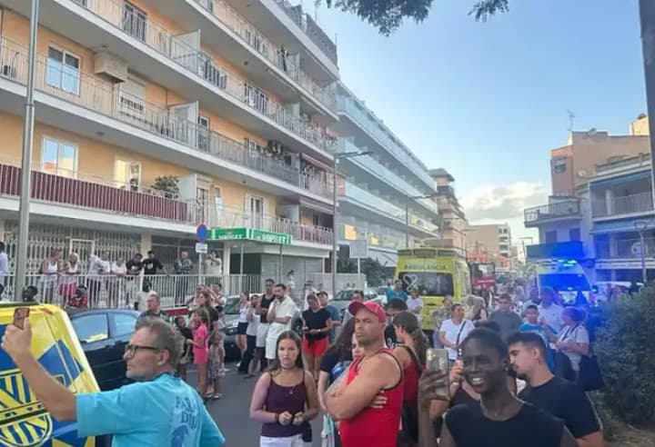 A large-scale fire broke out in an apartment building in Mallorca, and people were evacuated