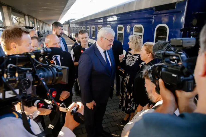 The leaders of Denmark, Estonia, Finland, Latvia and Norway have arrived in Kyiv