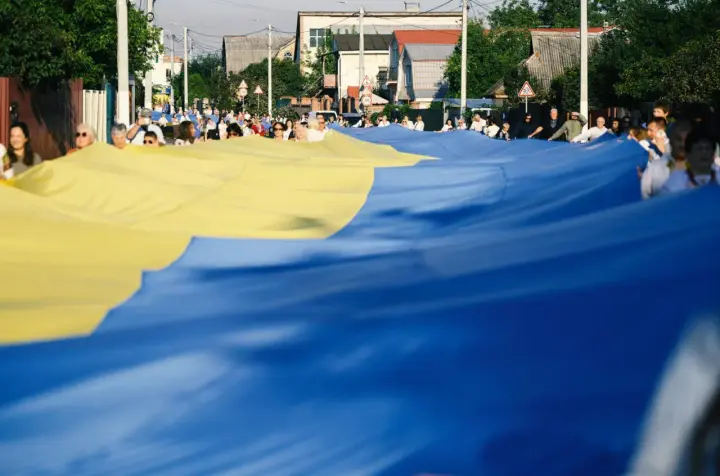 A 500-meter Ukrainian flag was unfurled near Kyiv, setting a new record