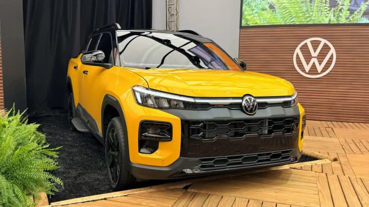 Volkswagen unveiled new Tukan pickup, which will replace Saveiro