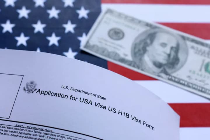 США хочуть зробити збір за нові H-1B візи постійним на рівні $103 тисяч