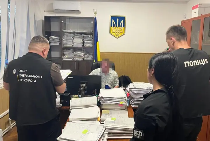 В Киевской области председателя районного суда подозревают в схеме для уклонения от мобилизации