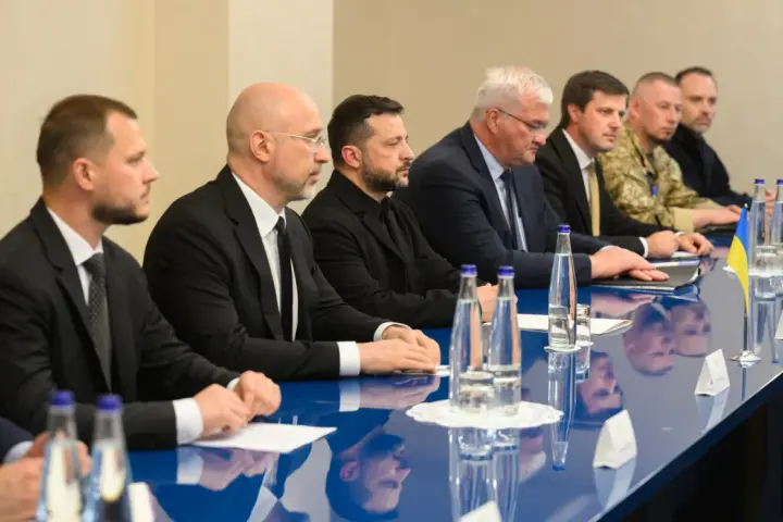 Зеленський обговорив з лідерами Молдови та Румунії енергетику, безпеку та шлях до ЄС