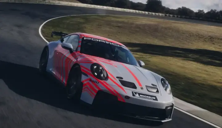 Porsche створив гоночний 911 за $275 тисяч - він дешевший за кабріолет Turbo S