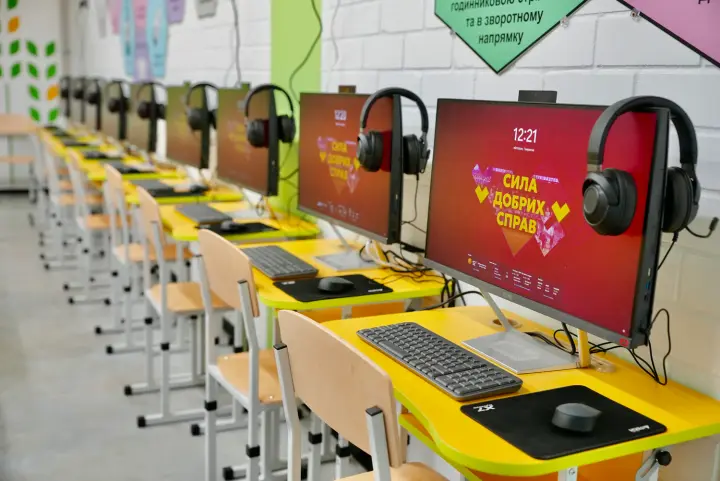 Betking Foundation та Павло Журило облаштували сучасний комп’ютерний клас у підземній школі Харкова