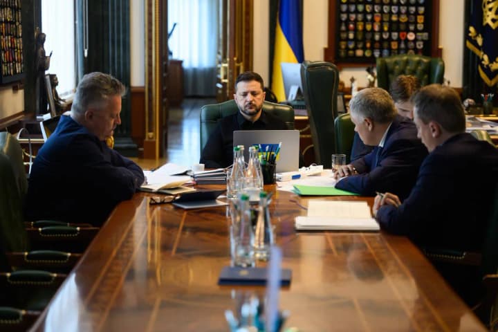 Україні цього місяця передадуть нові пакети ППО з Німеччини - Зеленський