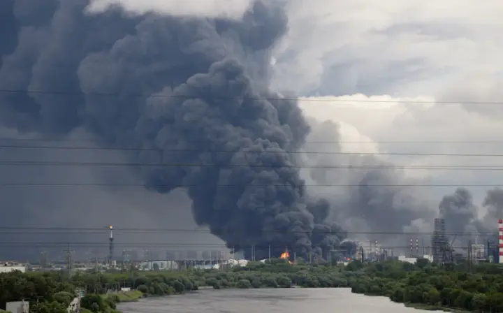 Strikes on oil refineries are becoming increasingly costly for the Russian budget – oil and gas revenues have plummeted
