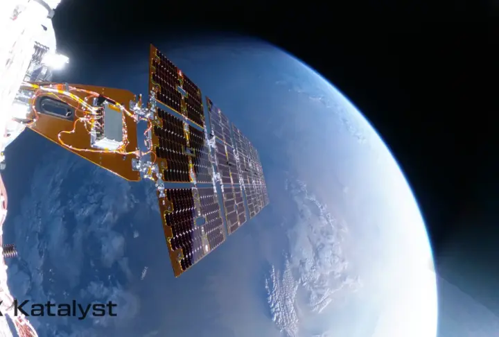 Частный аппарат приблизился к обречённому телескопу NASA, но спасти его уже не смог