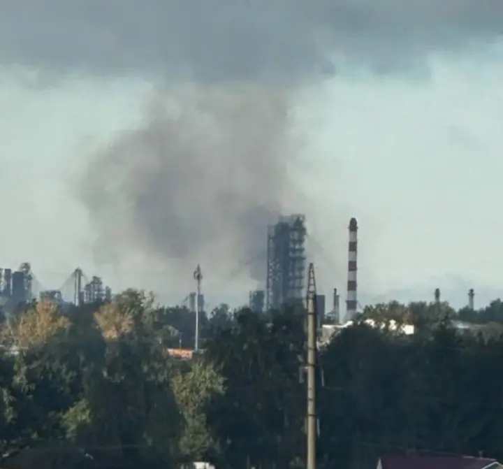 Russia's Ryazan oil refinery has completely halted operations following a strike by FP-1 drones.