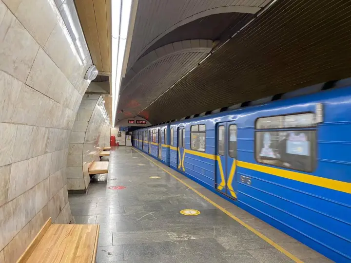 У київському метро 9 вересня тестуватимуть рух наземною ділянкою під час жовтого рівня загрози