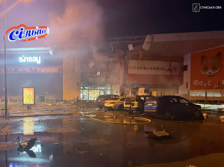 У Сумках кількість жертв у результаті атаки на ТРЦ зросла до трьох, а постраждалих - 14