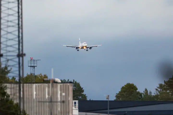 Zelenskyy's plane nearly collided with a drone in Moldova - Norway's prime minister