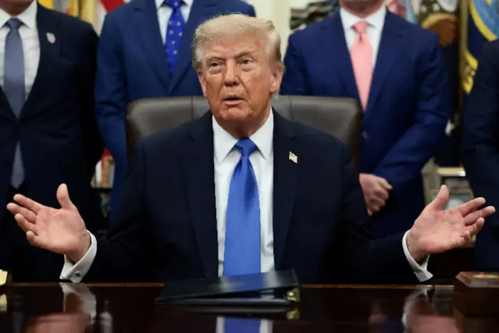 Трамп заявил о существовании "больного заговора" против ИИ и дата-центров