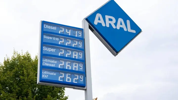 Germany prepares fuel discount and price caps at gas stations – media