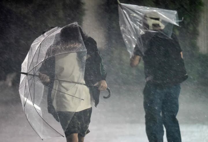 Typhoon "Dujuan" hit Japan, killing at least 7 people