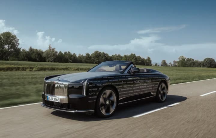 Rolls-Royce will test a $10 million electric car for 350 weeks