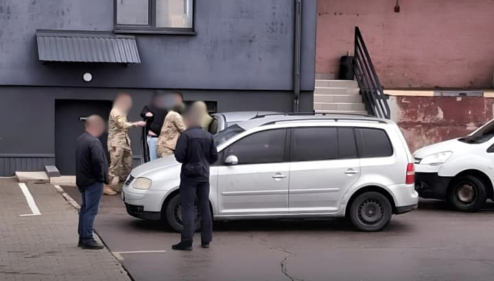 Застосували газ і побили чоловіка: на Рівненщині затримали трьох працівників ТЦК