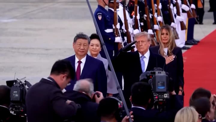 Trump's meeting with Xi near the aircraft was compared to Putin's reception in Alaska