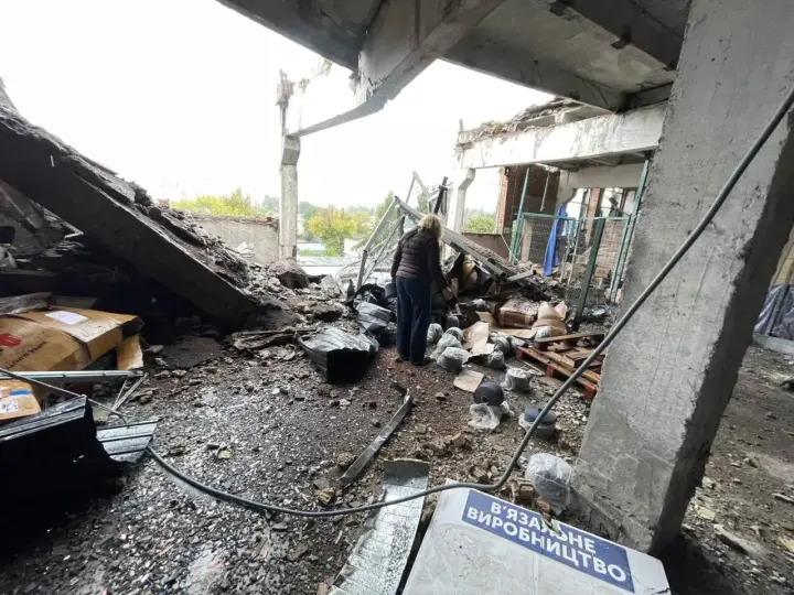 У Києві через російський обстріл постраждали кілька підприємств