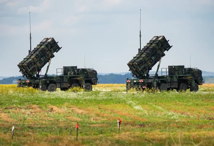 На "Рамштайні" домовилися про нові внески 17 країн, термінову поставку ракет до Patriot