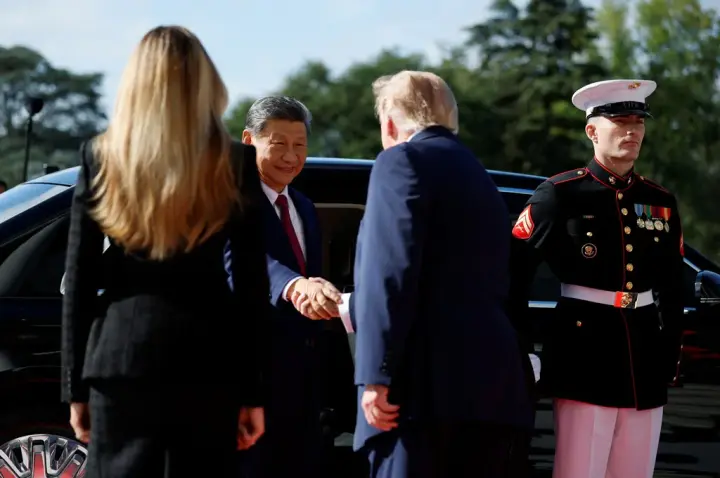 Трамп разом із дружиною зустрів кортеж Сі біля Білого дому і одразу заявив про "велику дружбу"