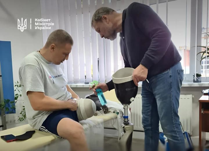 Протезування за держпрограмою: Кабмін змінює умови для складних випадків