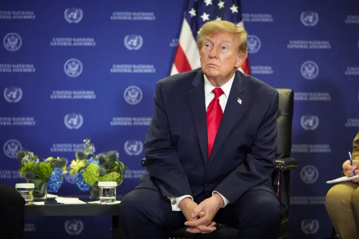 Trump asked Zelenskyy to meet with Putin in Moscow for peace talks - media