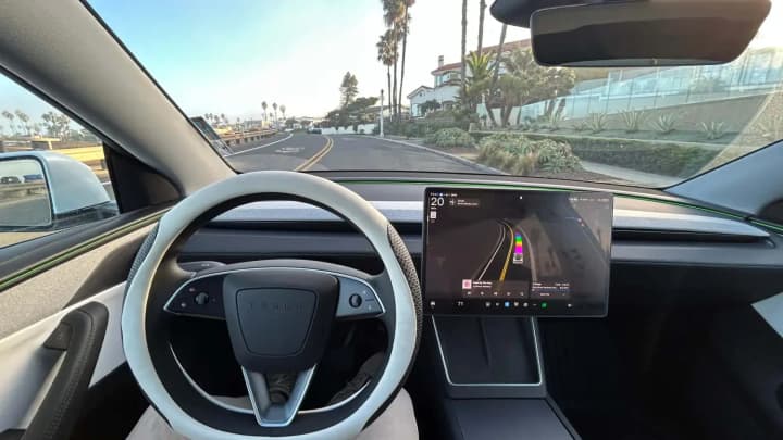 Tesla поки без автопілота FSD у ЄС - рішення відклали